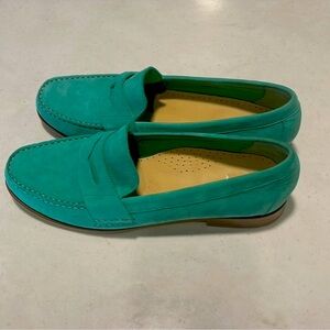 Cole Haan elegant Womens Loafers Size 9 Mint green Leather Like NEW All occasion